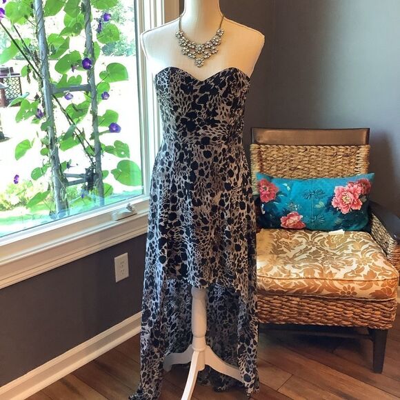 H&M Strapless Dress 👗 - Picture 1 of 7